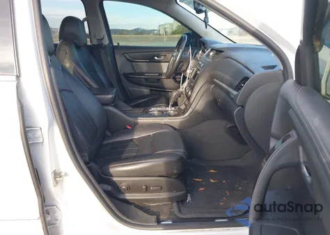 2017 Chevrolet Traverse Premier z USA, uszkodzony, nr VIN 1GNKRJKD7HJ350176